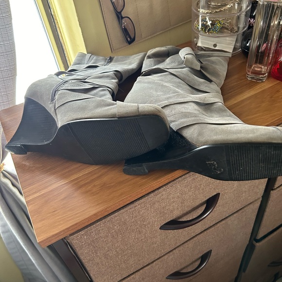 Boots - Picture 6 of 6